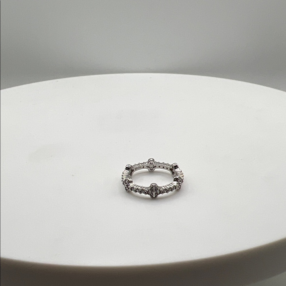 110. Elegant Silver Women's Ring - Picture 3 of 3